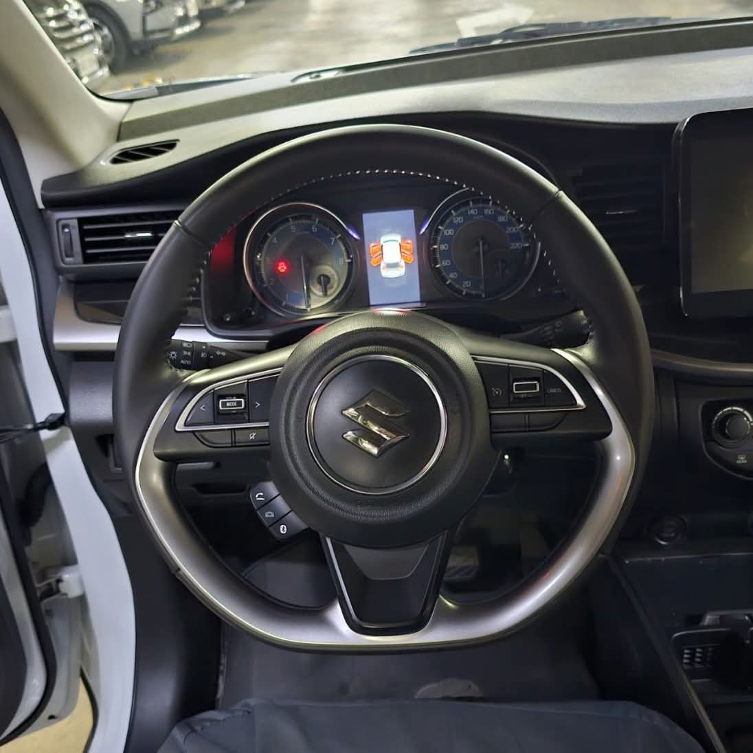 
								2025 Suzuki XL7 1.5L Hybrid AT full									