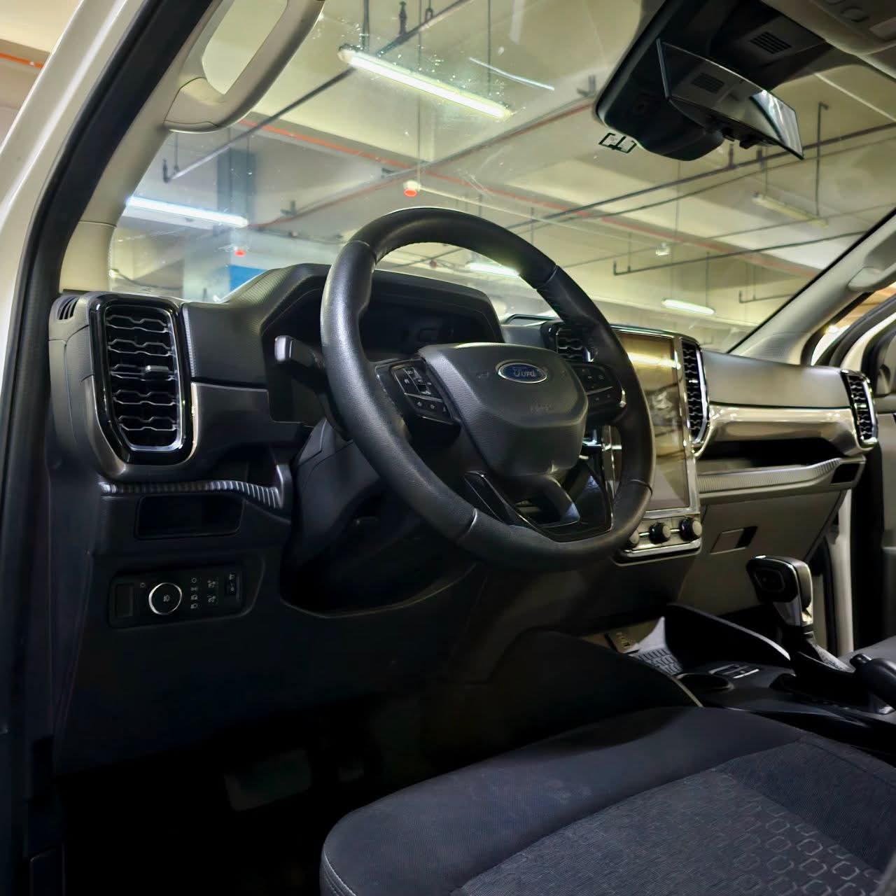 
								2025 Ford Ranger Turbo XLT 2.0L 4X2 DSL 6AT full									