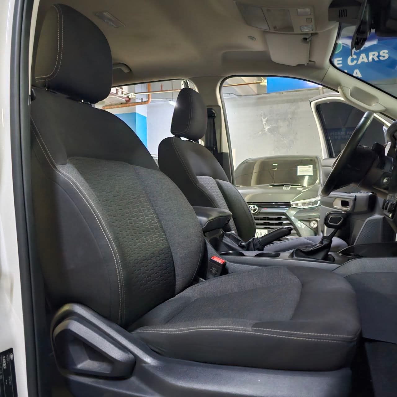 
								2025 Ford Ranger Turbo XLT 2.0L 4X2 DSL 6AT full									