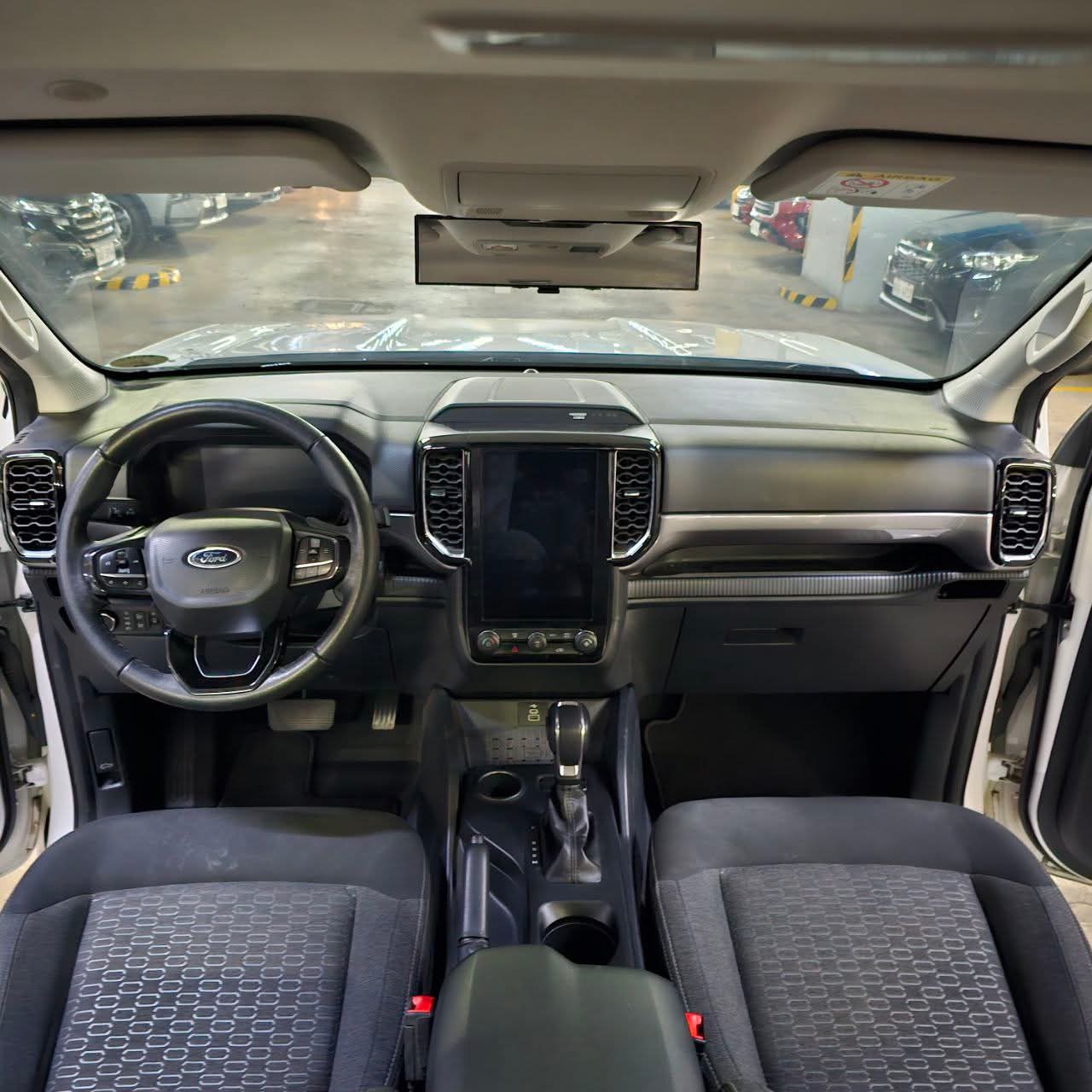 
								2025 Ford Ranger Turbo XLT 2.0L 4X2 DSL 6AT full									