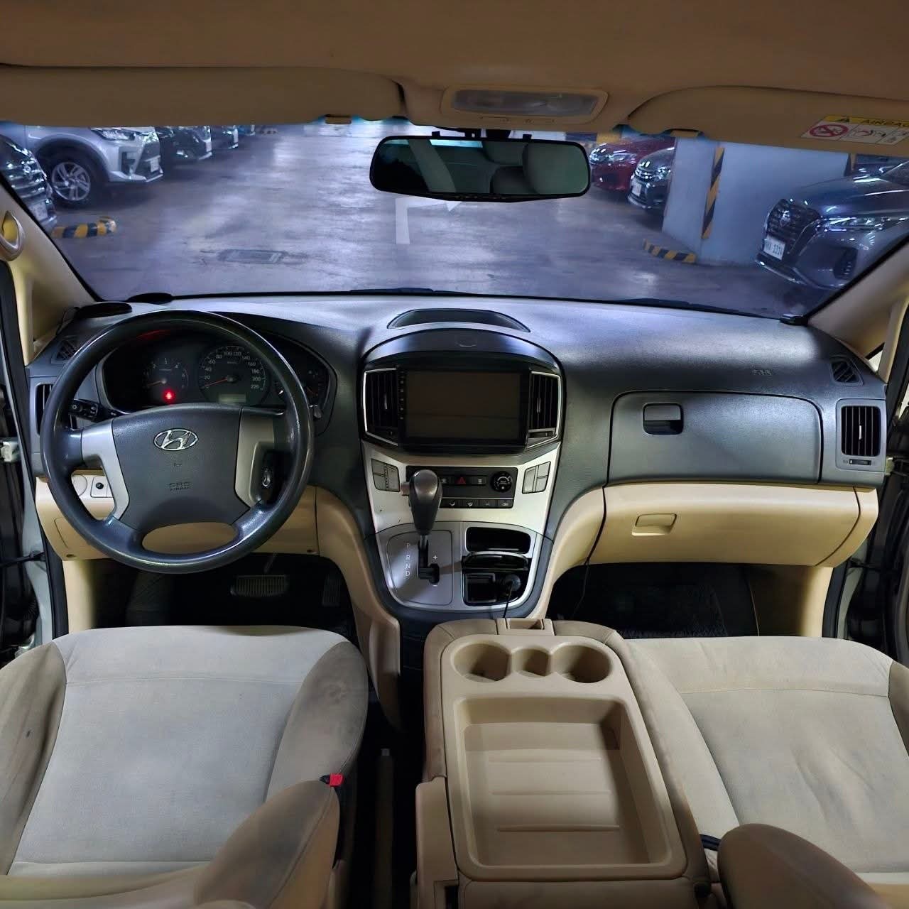 
								2016 Hyundai Grand Starex 2.5L DSL AT full									