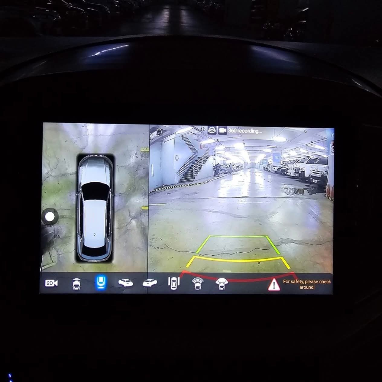 
								2016 Hyundai Grand Starex 2.5L DSL AT full									