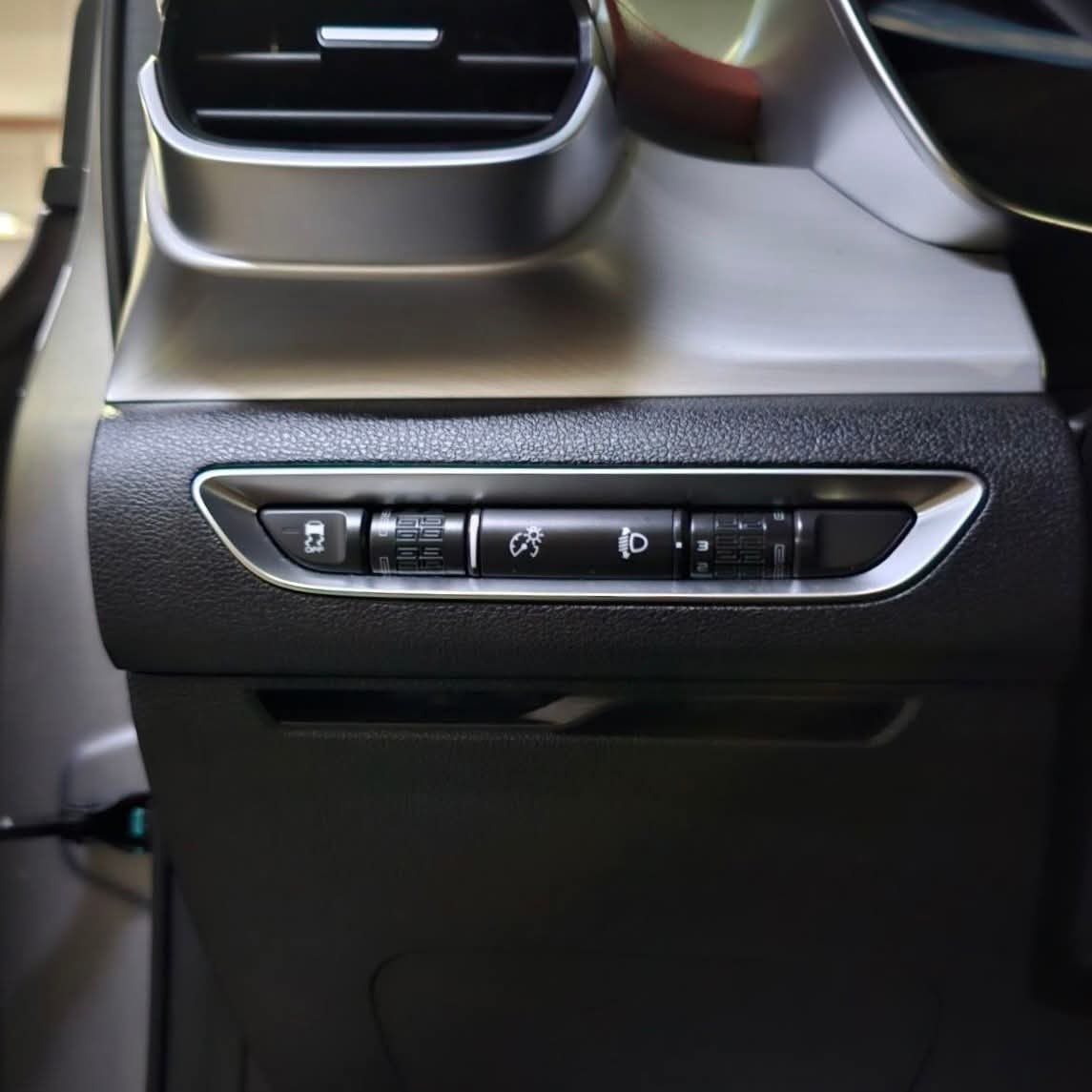 
								2022 Geely Coolray Sport Limited 1.5L Gas AT full									