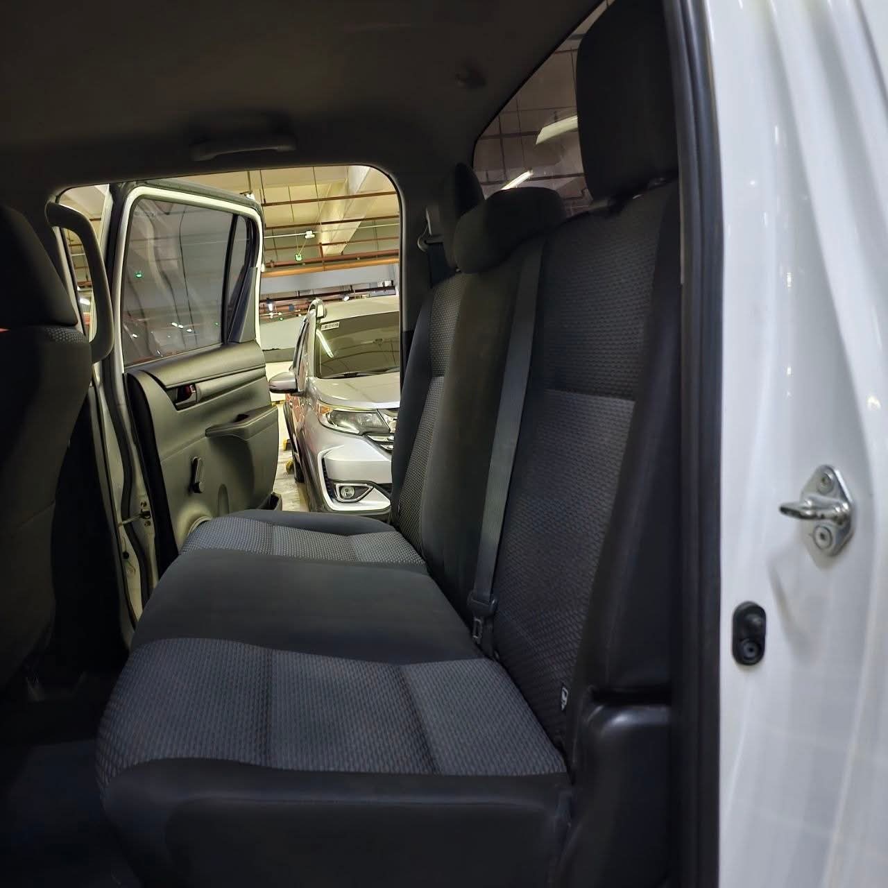 
								2022 Toyota Hilux 2.4L J 4X2 DSL MT full									