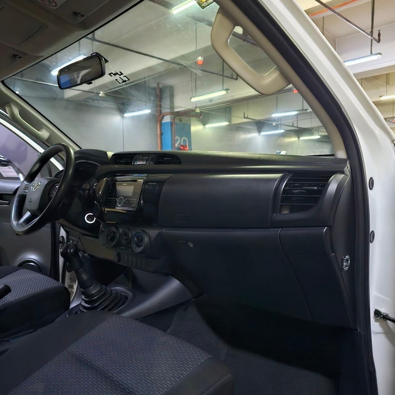 
								2022 Toyota Hilux 2.4L J 4X2 DSL MT full									