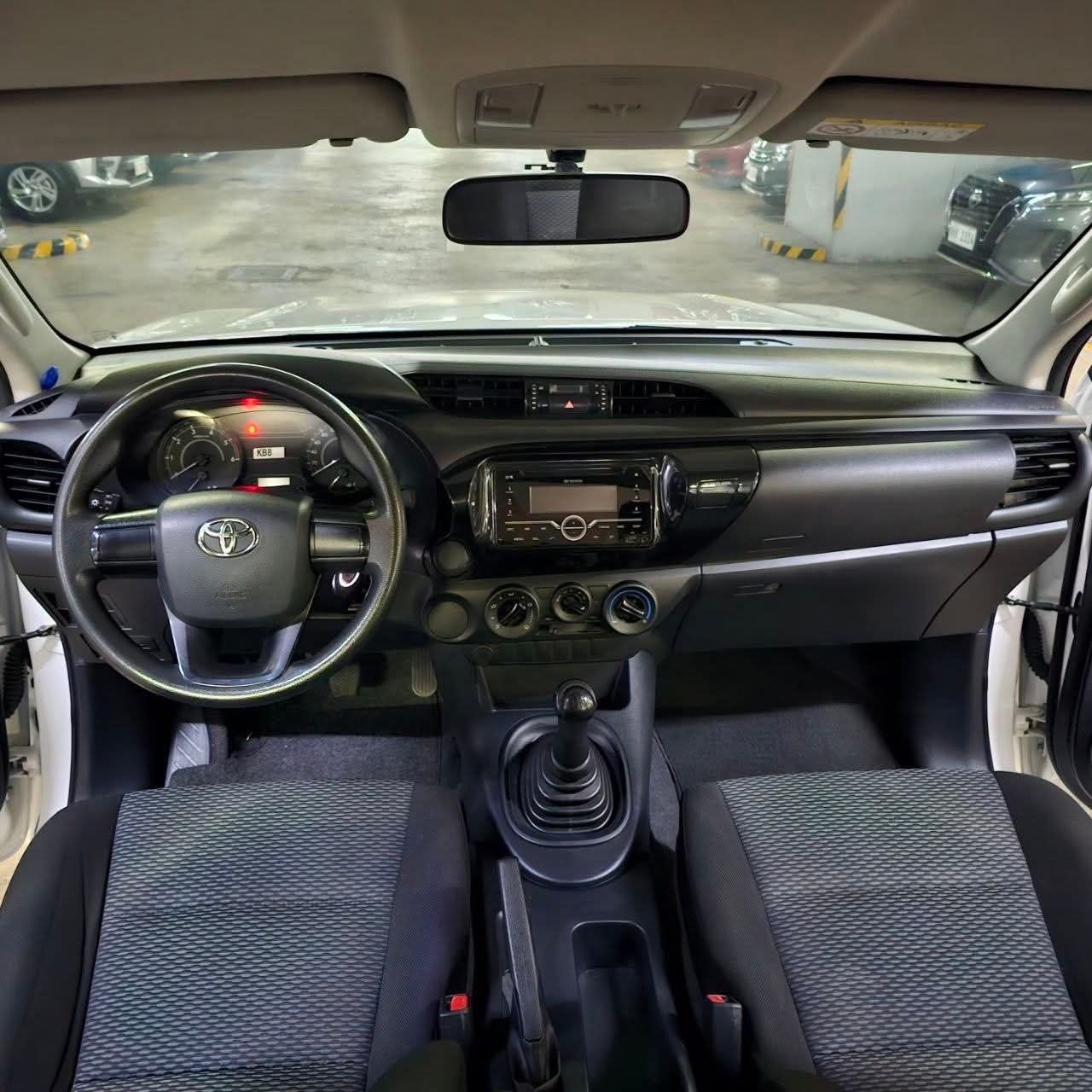 
								2022 Toyota Hilux 2.4L J 4X2 DSL MT full									