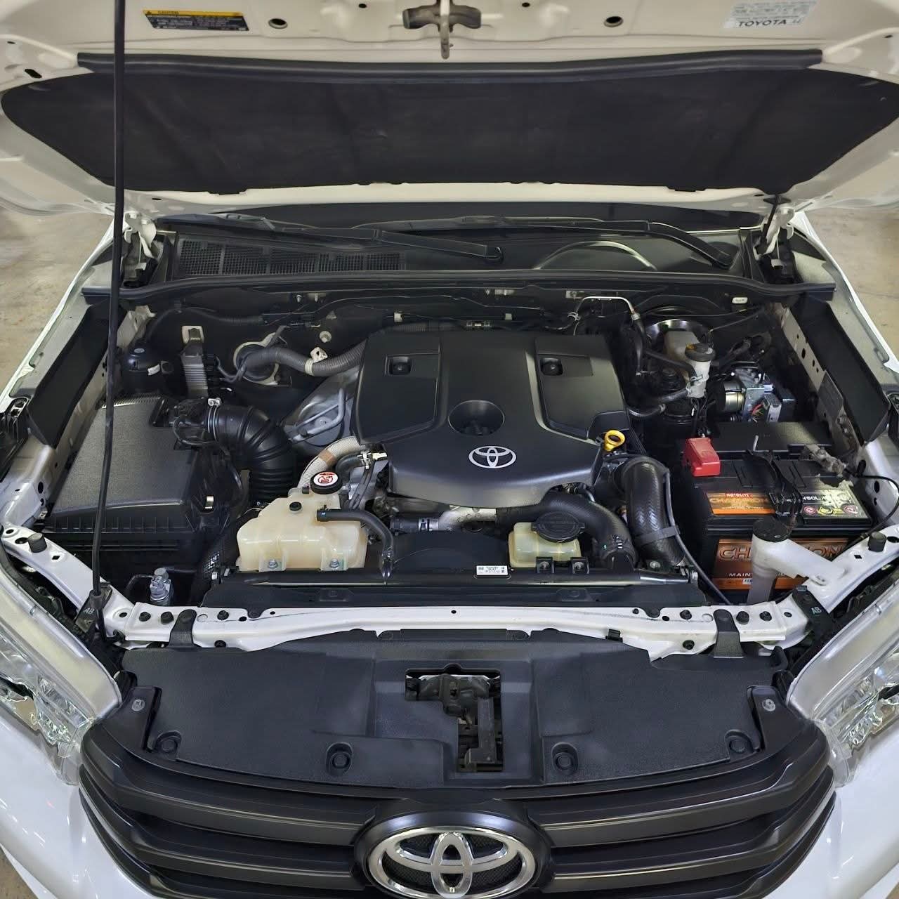 
								2022 Toyota Hilux 2.4L J 4X2 DSL MT full									