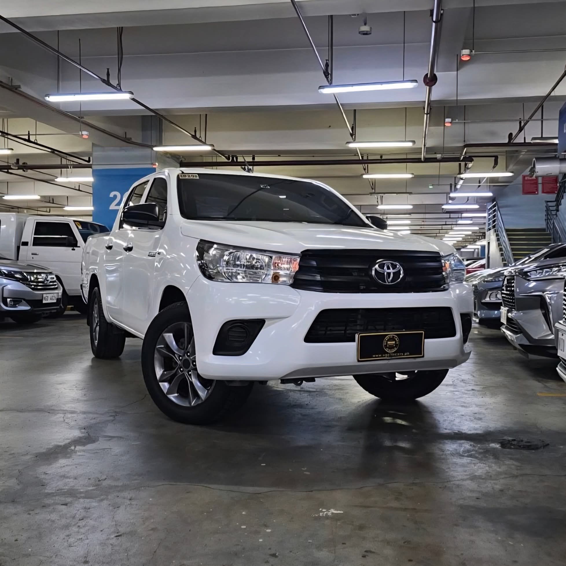 2022 Toyota Hilux 2.4L J 4X2 DSL MT