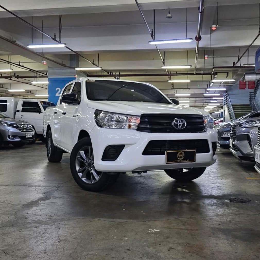 2022 Toyota Hilux 2.4L J 4X2 DSL MT