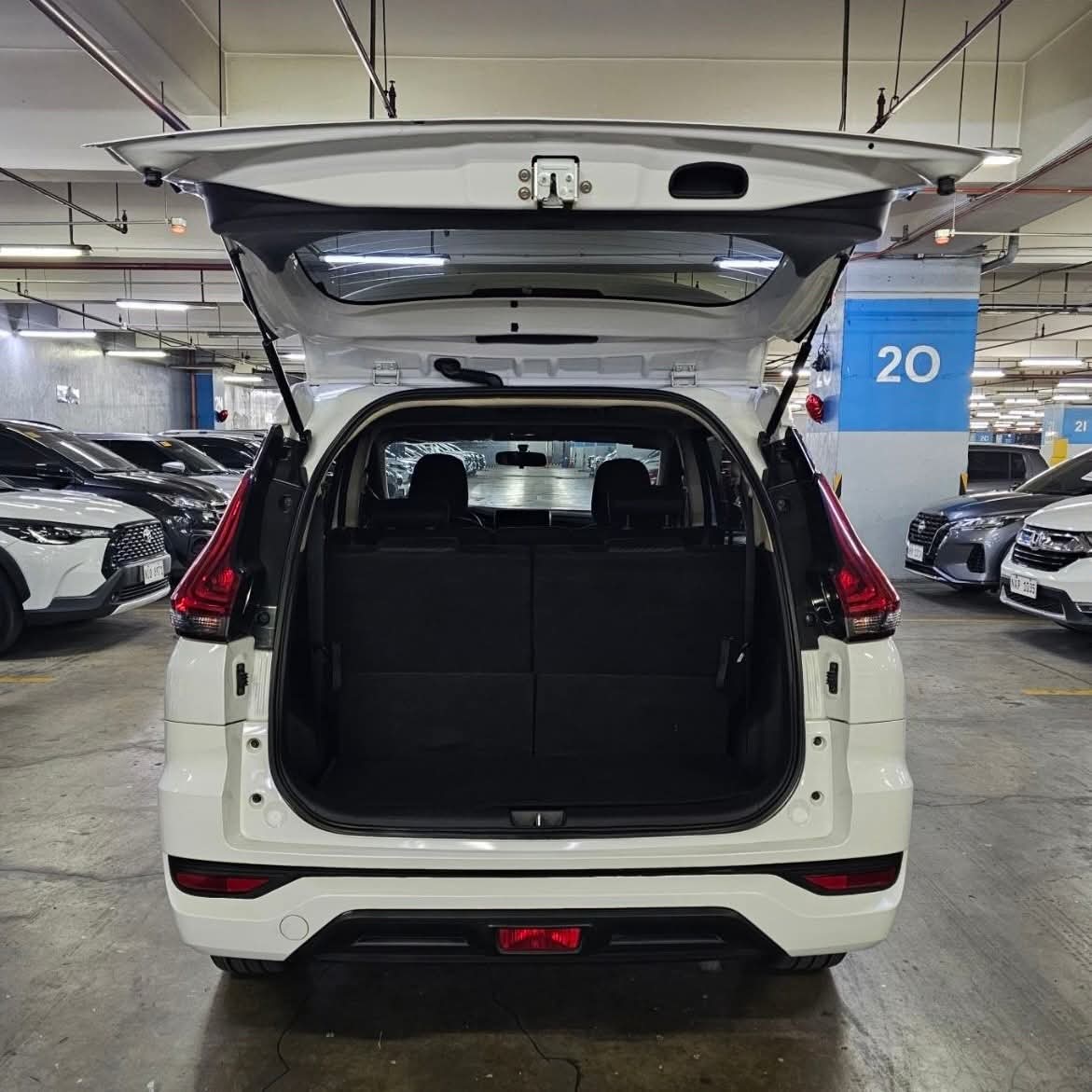 
								2022 Mitsubishi Xpander GLS 1.5L Black Series AT full									