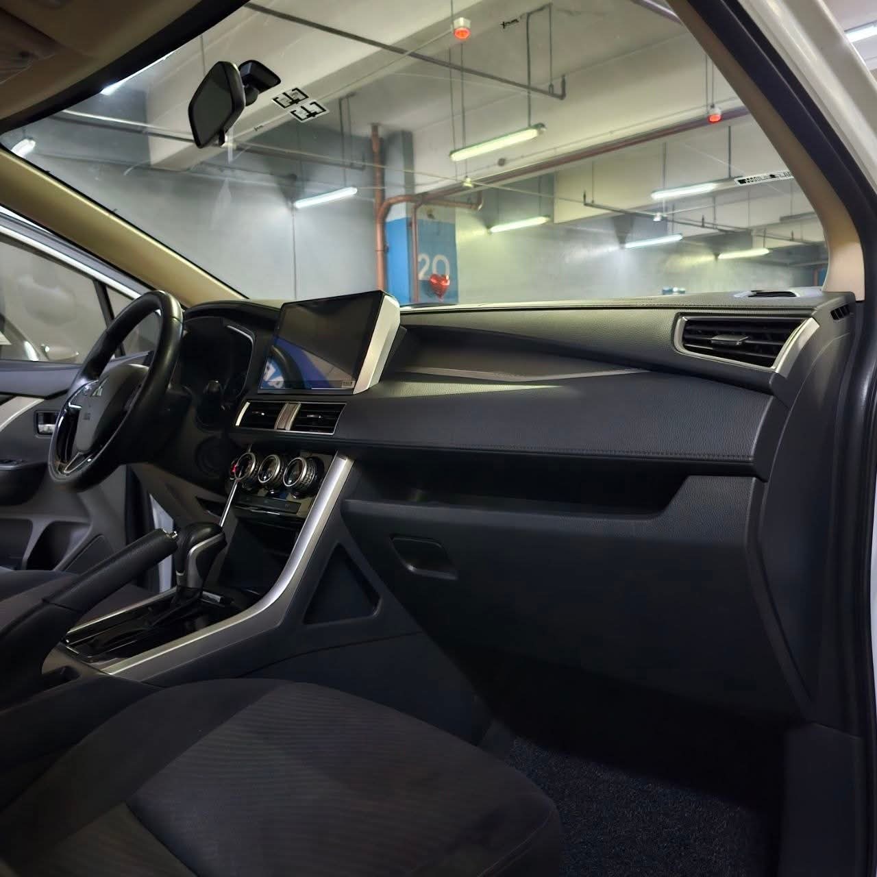 
								2022 Mitsubishi Xpander GLS 1.5L Black Series AT full									