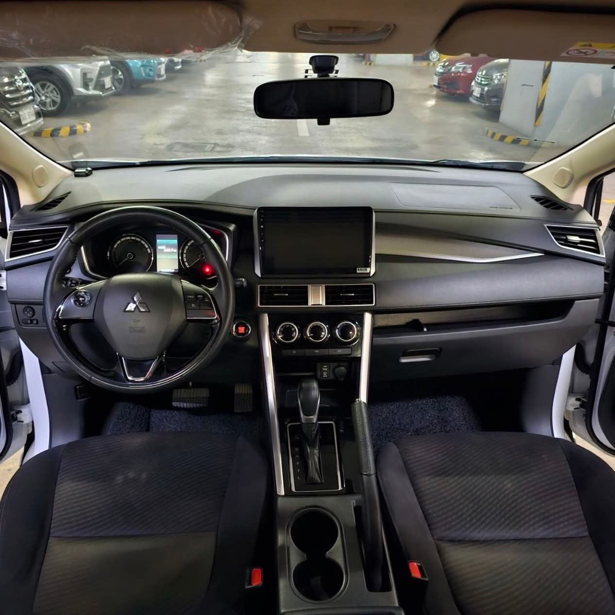 
								2022 Mitsubishi Xpander GLS 1.5L Black Series AT full									