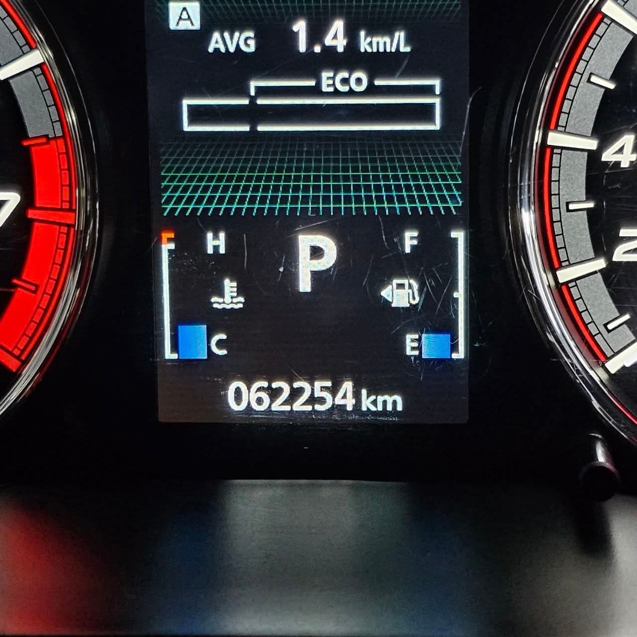 
								2022 Mitsubishi Xpander GLS 1.5L Black Series AT full									