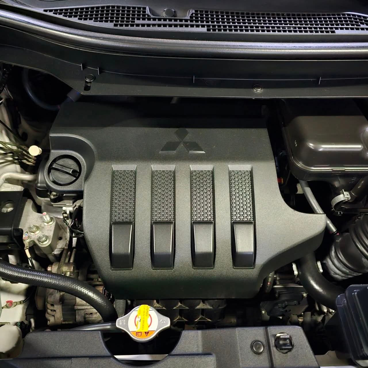 
								2022 Mitsubishi Xpander GLS 1.5L Black Series AT full									