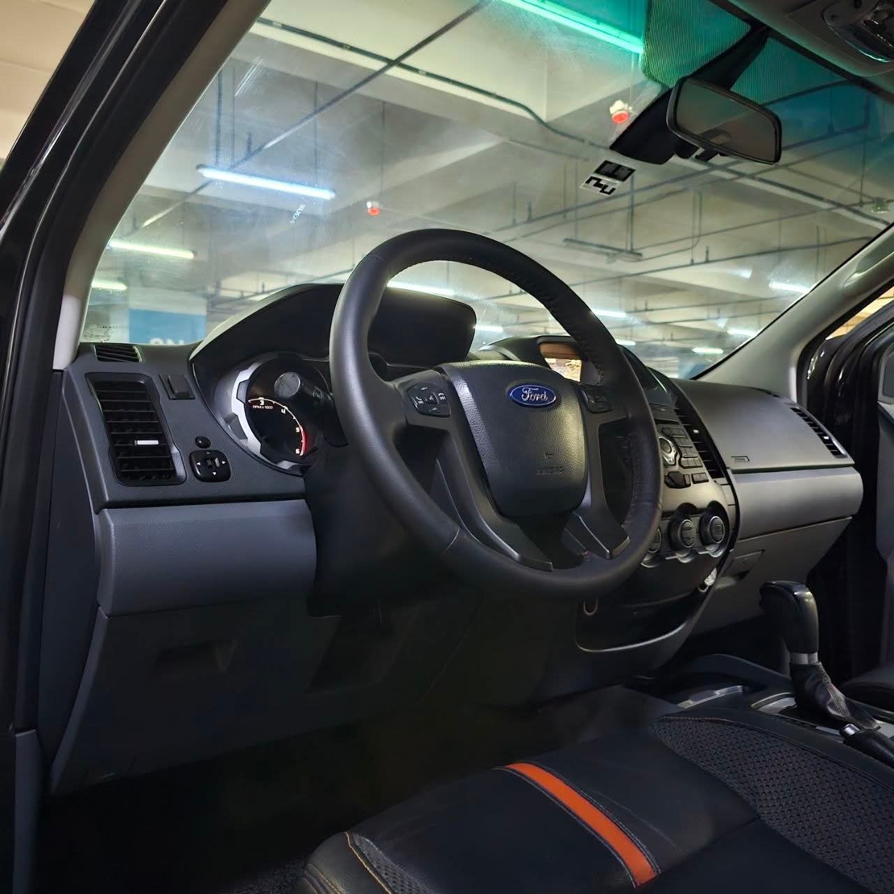 
								2015 Ford Ranger Wildtrak 2.2L 4X2 DSL AT full									