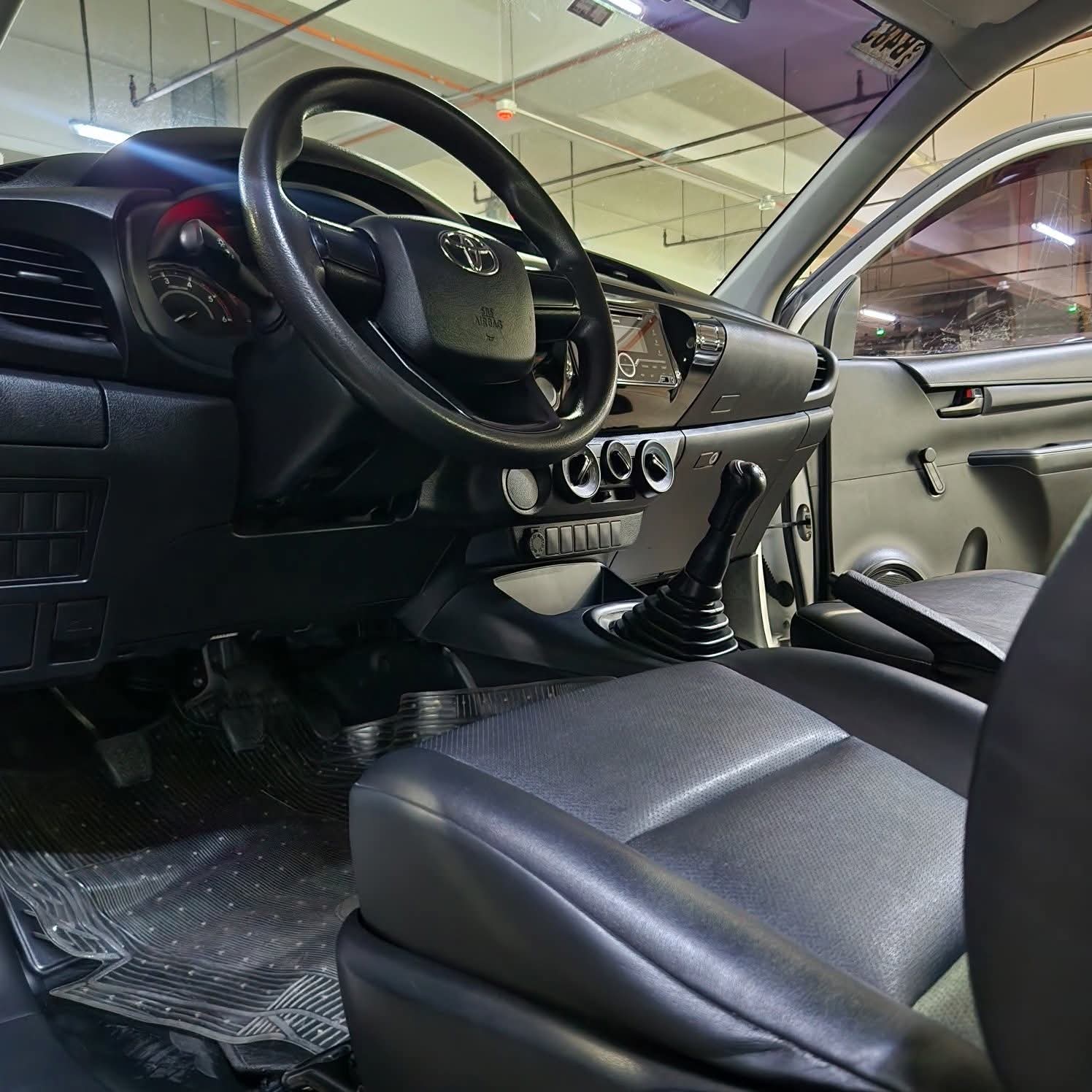 
								2021 Toyota Hilux 2.4L 4X2 FX DSL MT full									