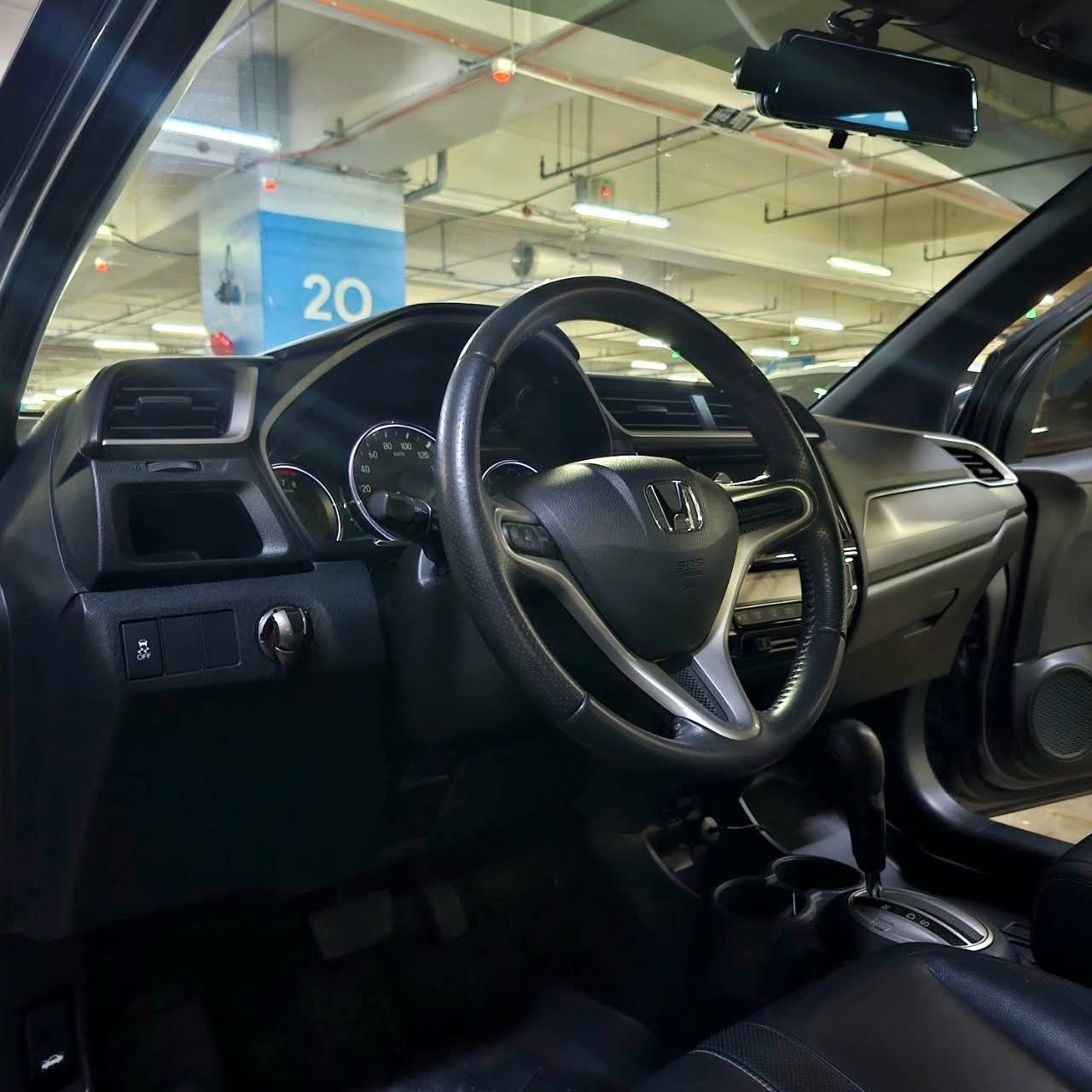 
								2019 Honda BRV V 1.5L CVT AT full									