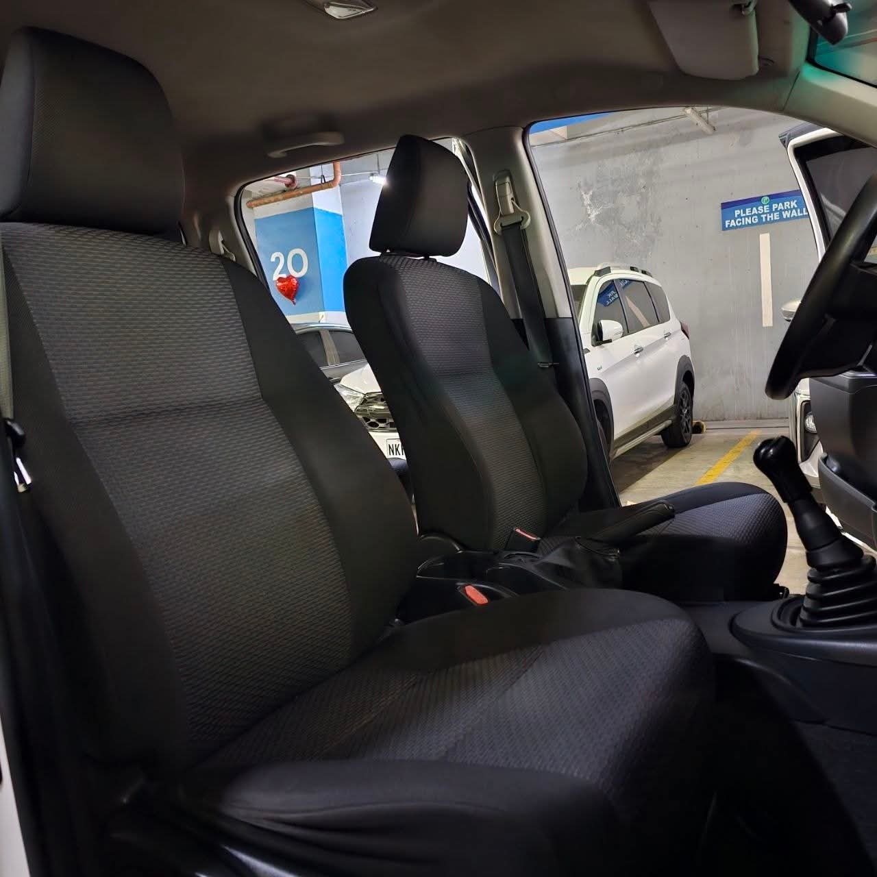 
								2019 Toyota Hilux J 2.4L DSL MT full									