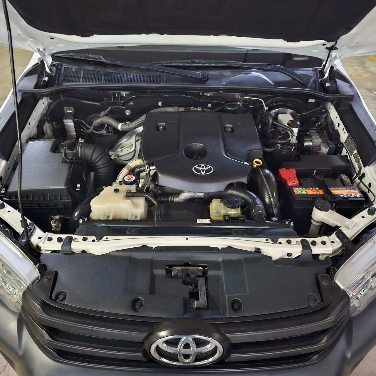 
								2019 Toyota Hilux J 2.4L DSL MT full									