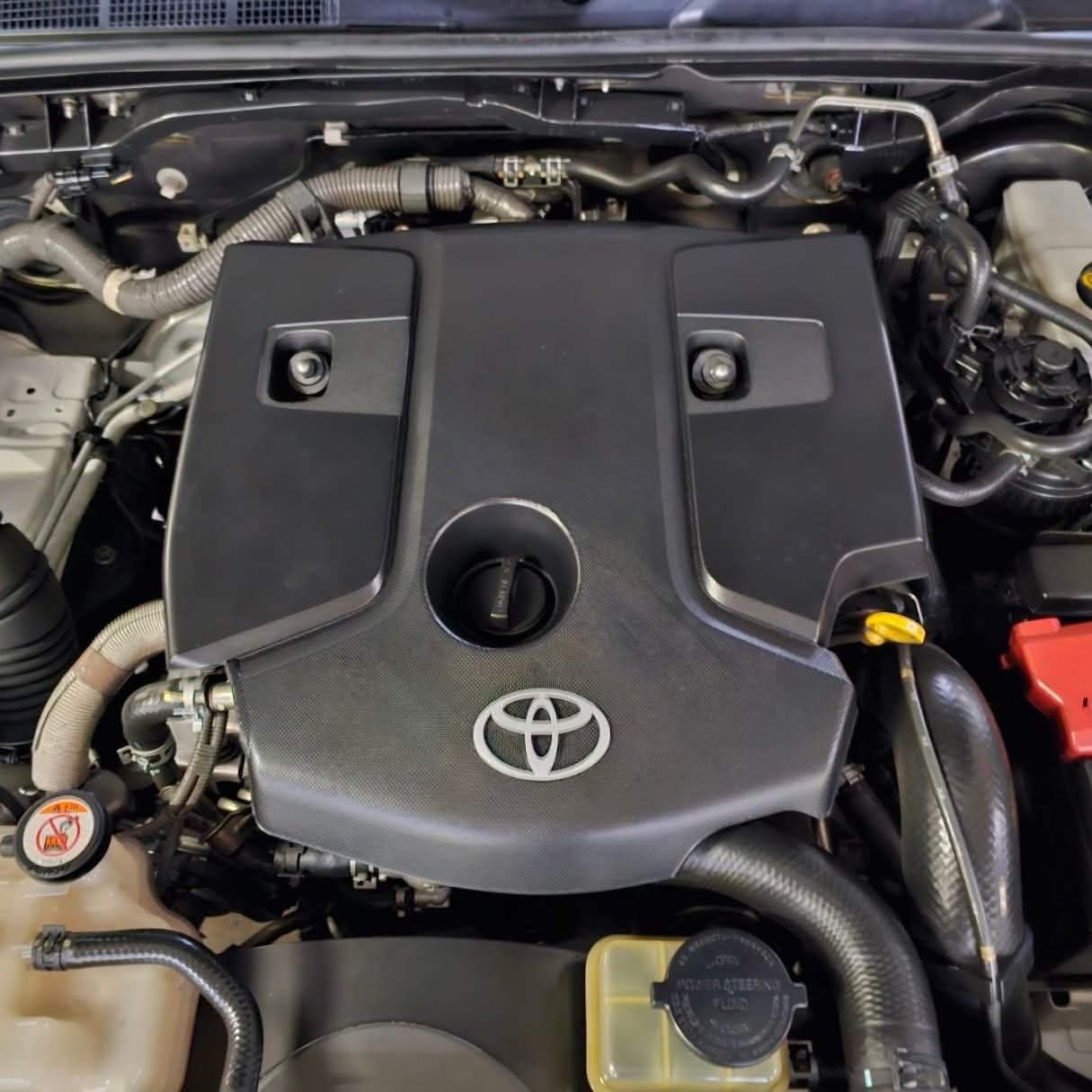 
								2019 Toyota Hilux J 2.4L DSL MT full									