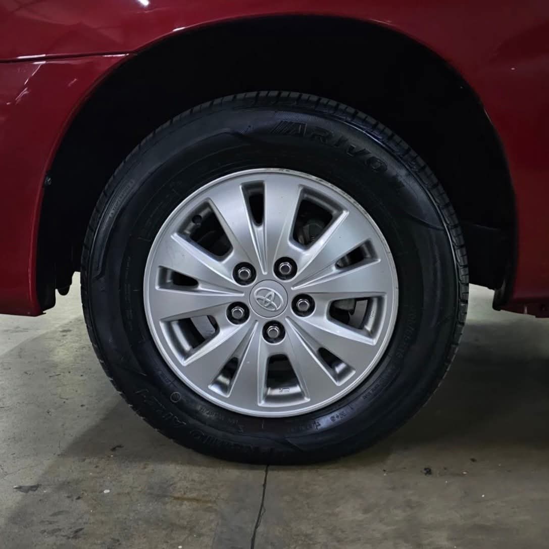 2014 Toyota Innova 2.5L E DSL MT