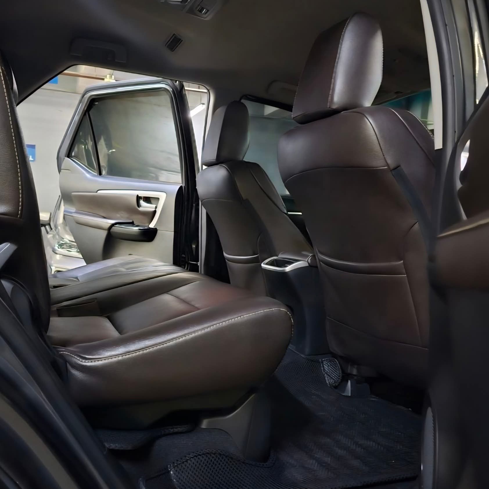 
								2019 Toyota Fortuner G 2.4l 4X2 DSL AT full									
