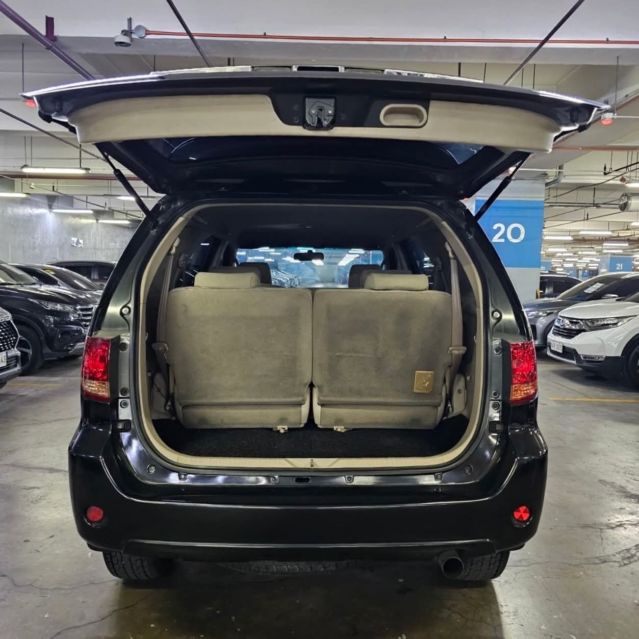 
								2006 Toyota Fortuner G 2.5L DSL 4X2 DSL AT full									