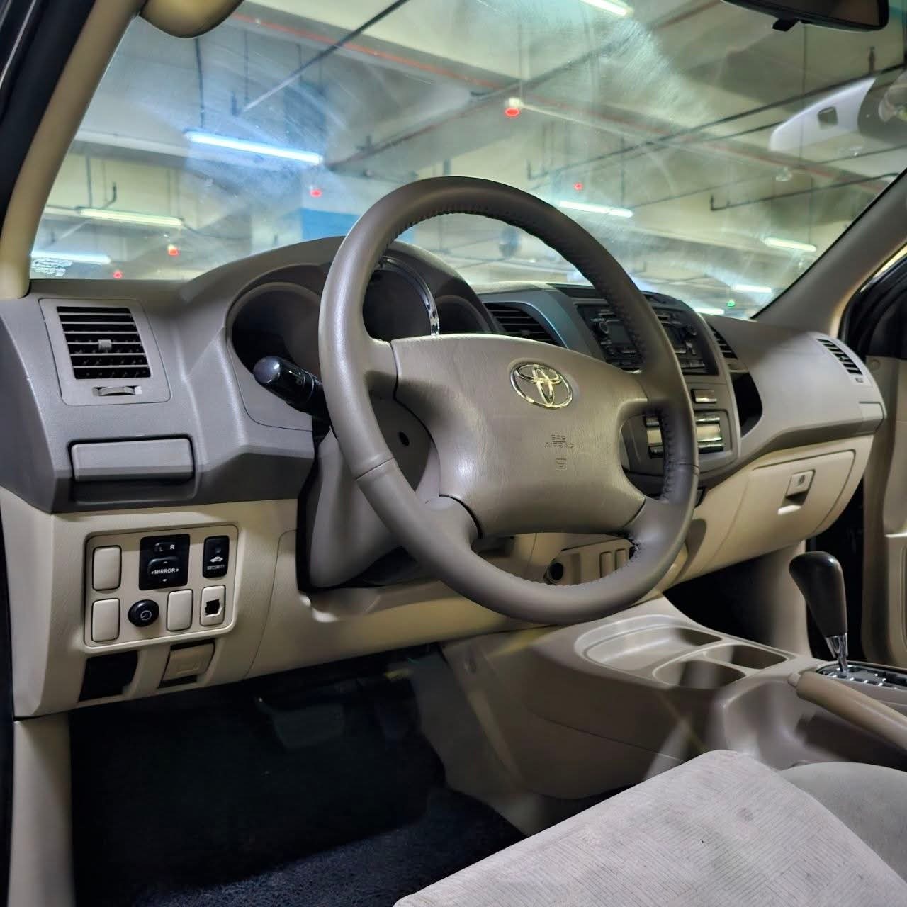 
								2006 Toyota Fortuner G 2.5L DSL 4X2 DSL AT full									