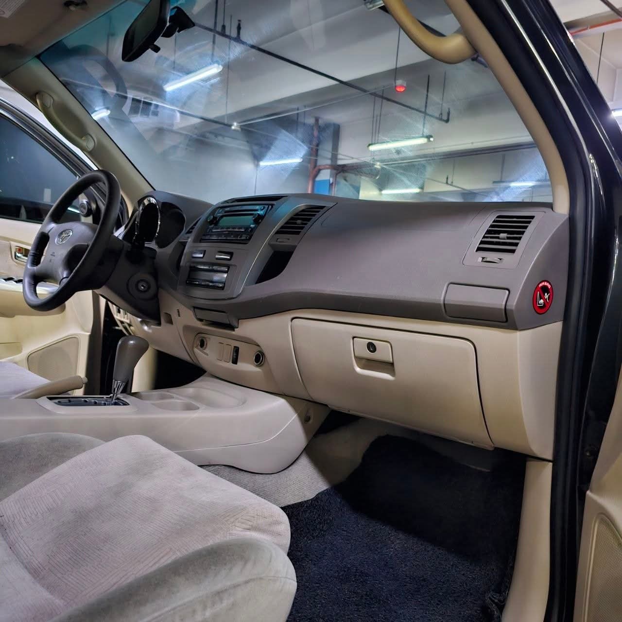 
								2006 Toyota Fortuner G 2.5L DSL 4X2 DSL AT full									