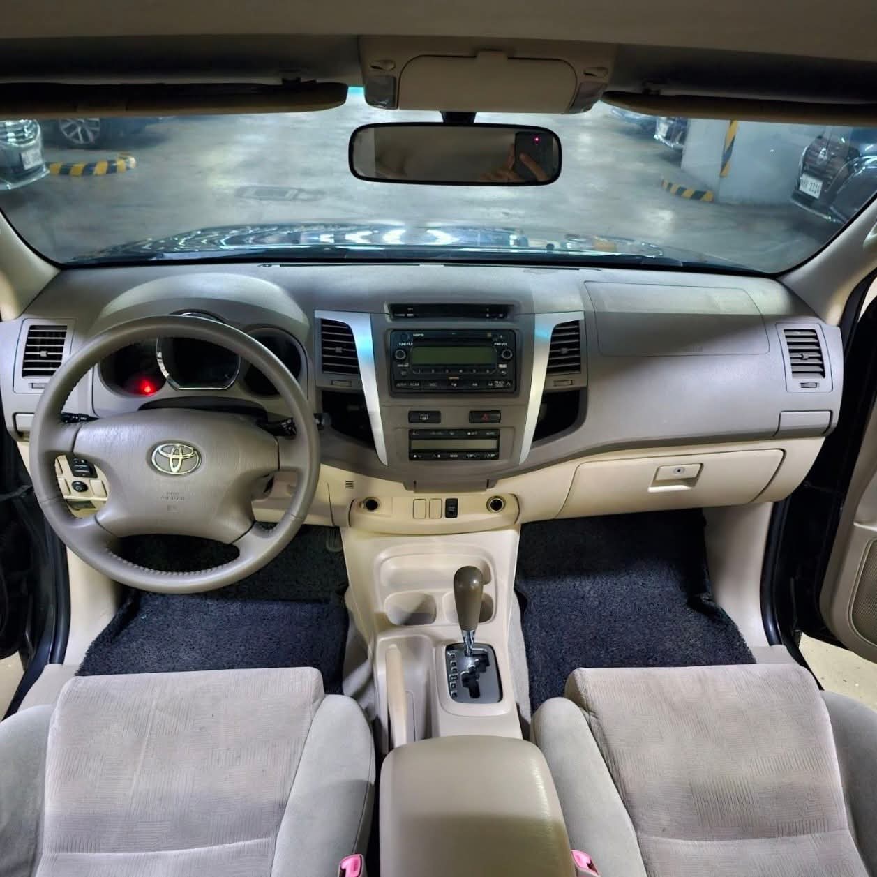 
								2006 Toyota Fortuner G 2.5L DSL 4X2 DSL AT full									