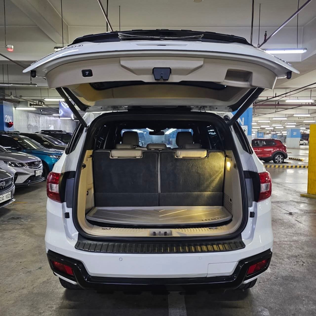 
								2016 Ford everest Titanium 4X4 3.2L DSL AT full									