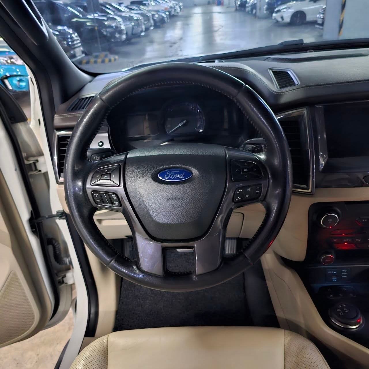 
								2016 Ford everest Titanium 4X4 3.2L DSL AT full									