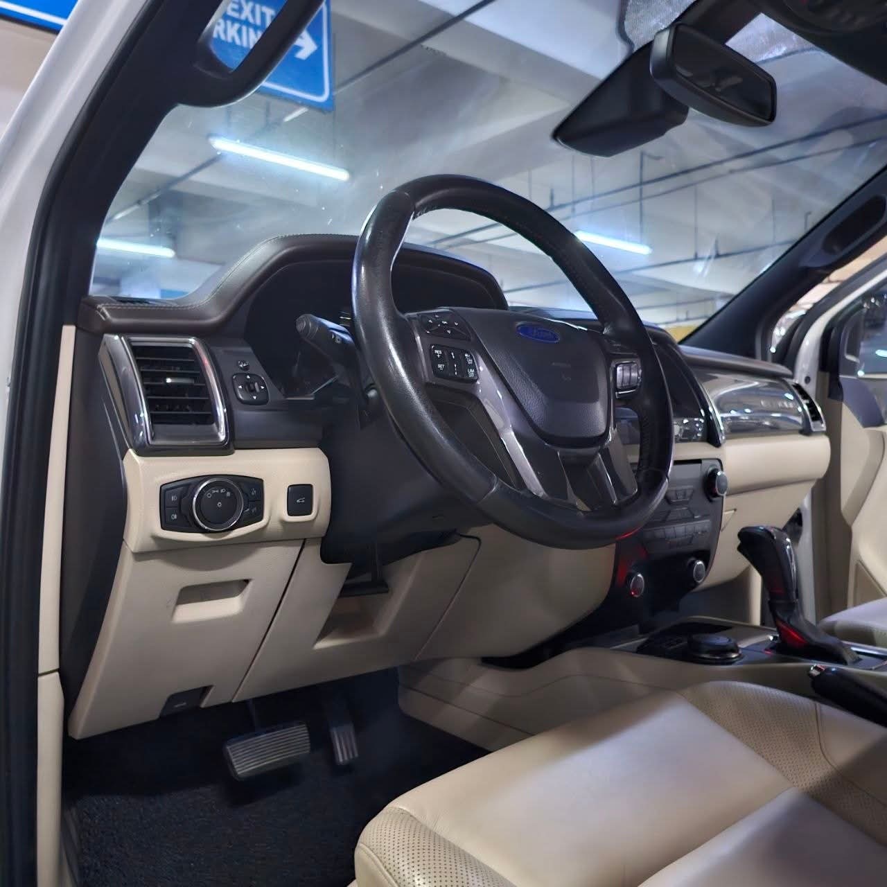 
								2016 Ford everest Titanium 4X4 3.2L DSL AT full									