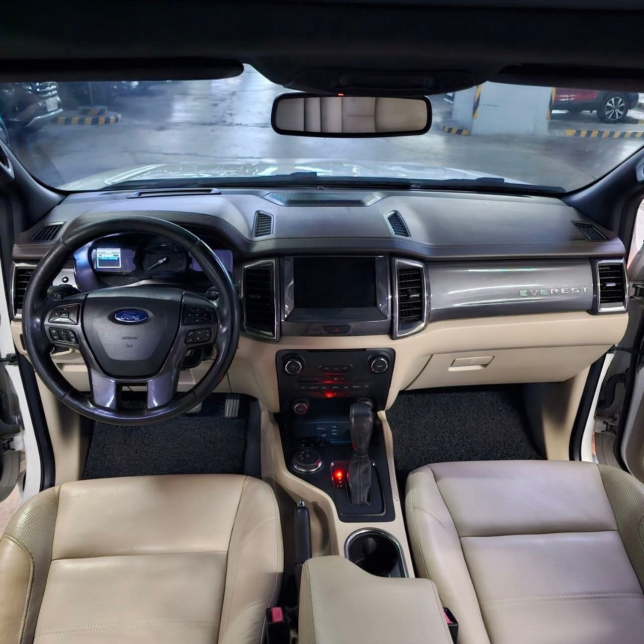 
								2016 Ford everest Titanium 4X4 3.2L DSL AT full									