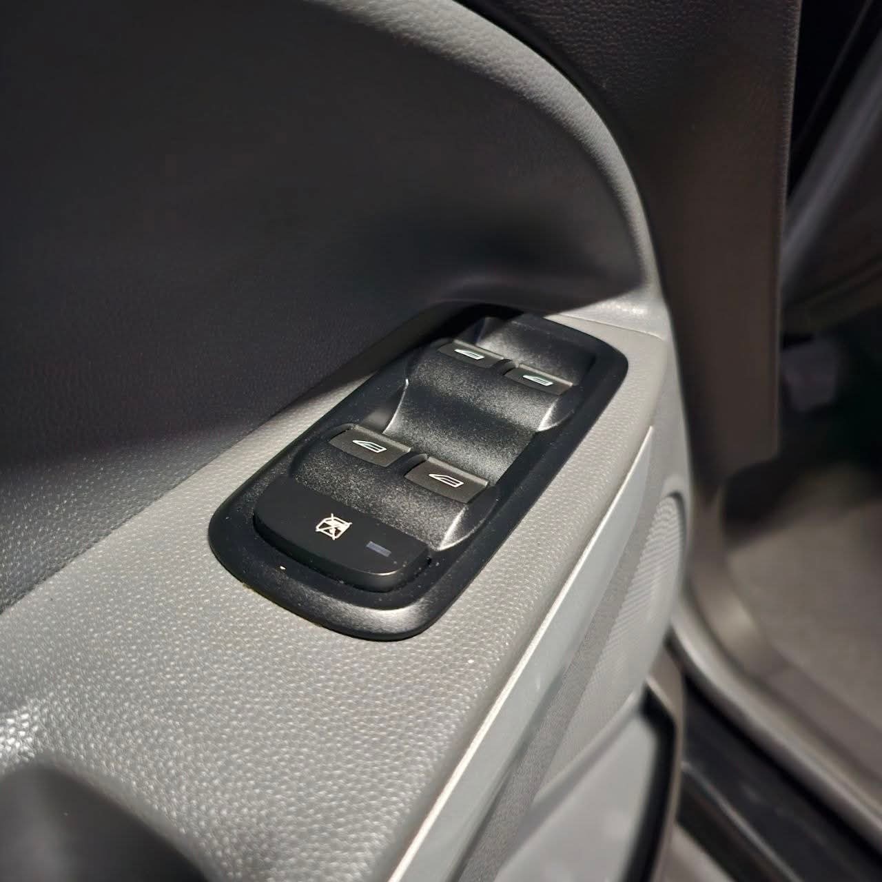 
								2016 Ford Ecosport Titanium 1.5L Gas AT full									