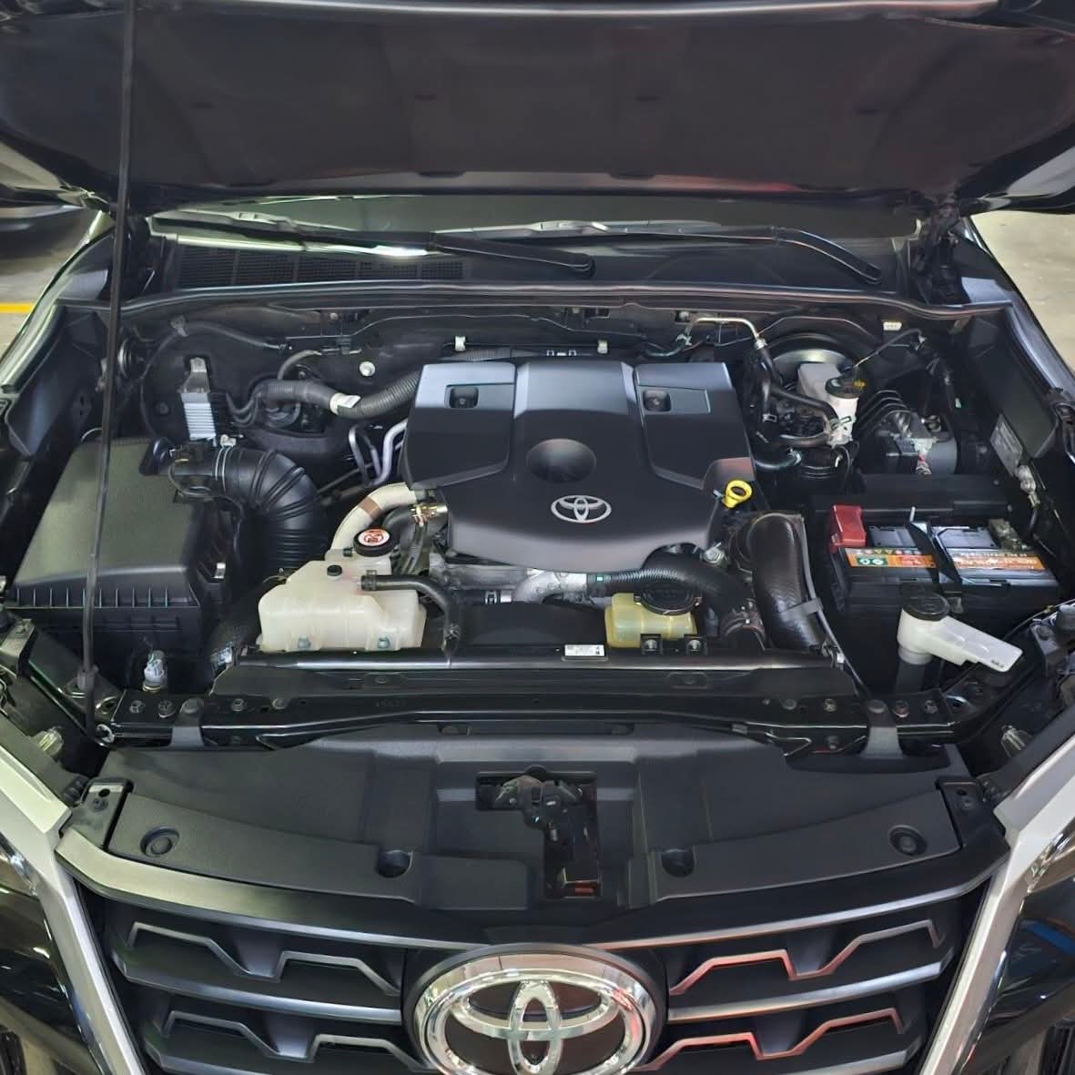 
								2021 Toyota Fortuner 2.4L 4X2 G DSL AT full									