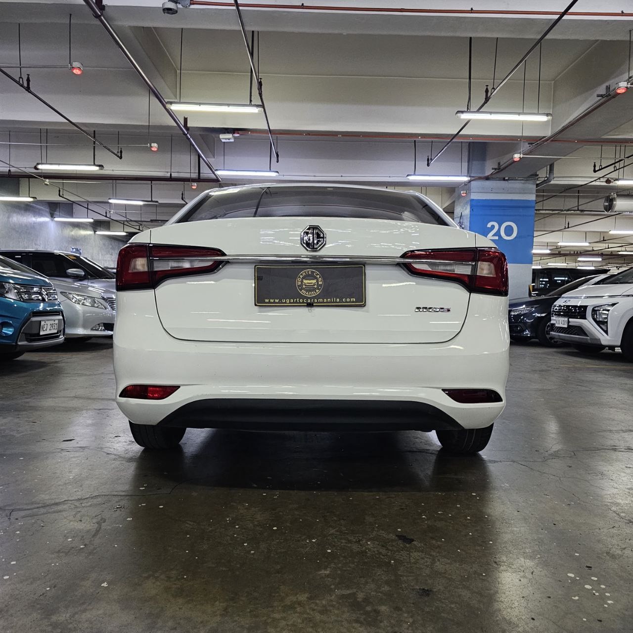 
								2023 MG 5 Core 1.5L AT full									