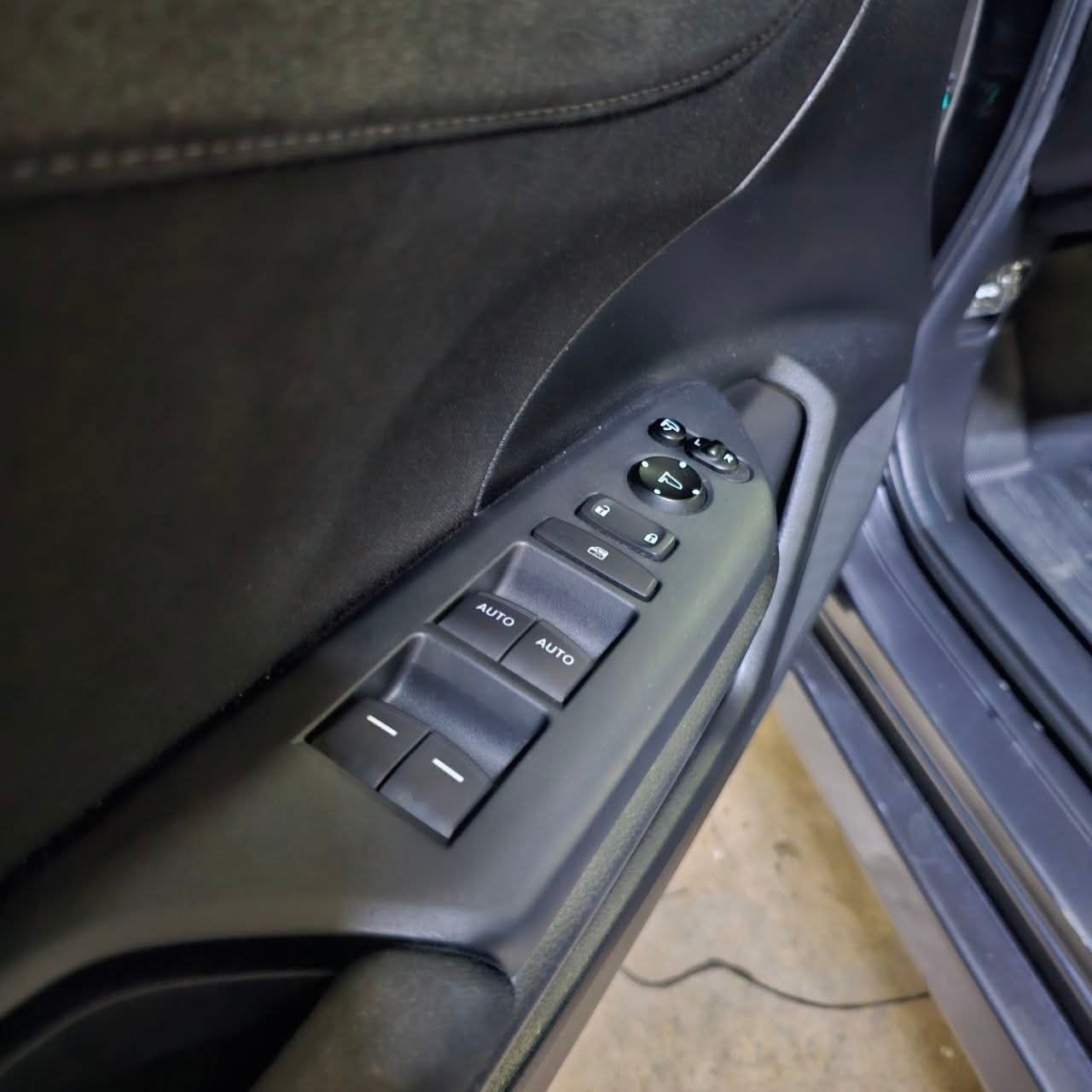 
								2018 Honda Civic 1.8L E CVT AT full									