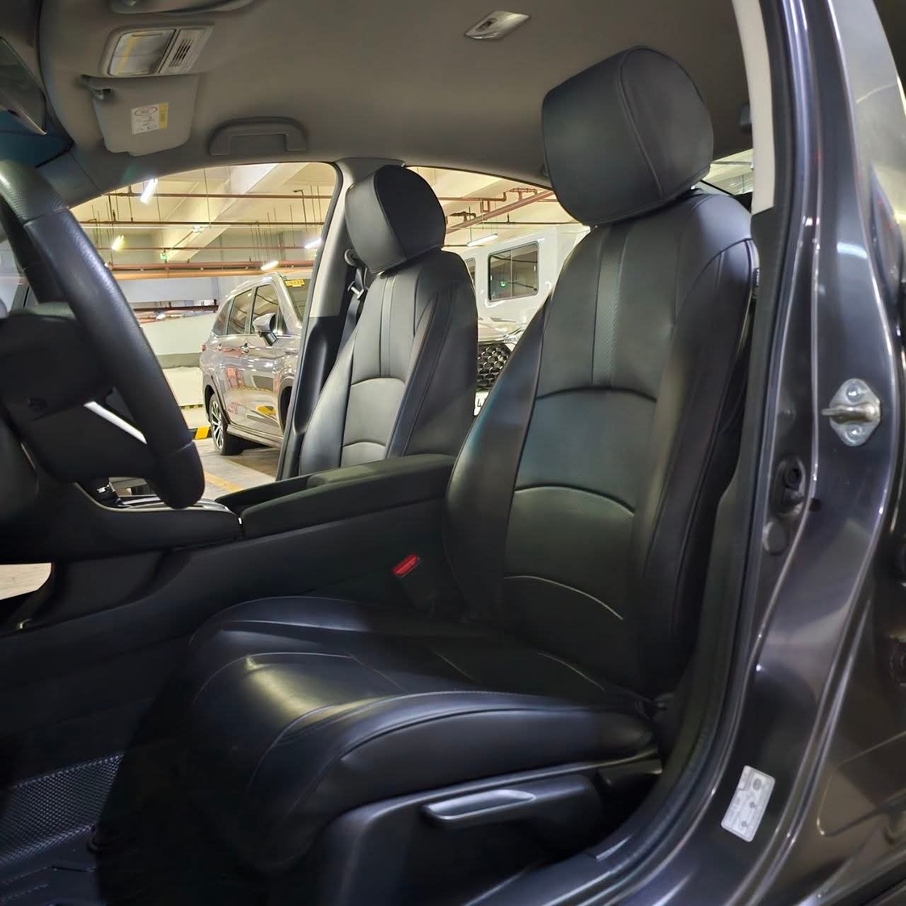 
								2018 Honda Civic 1.8L E CVT AT full									