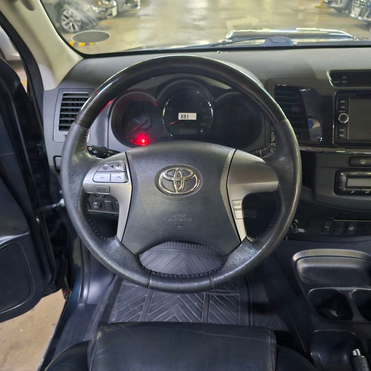 
								2015 Toyota Fortuner 2.5L 4X2 V DSL AT full									
