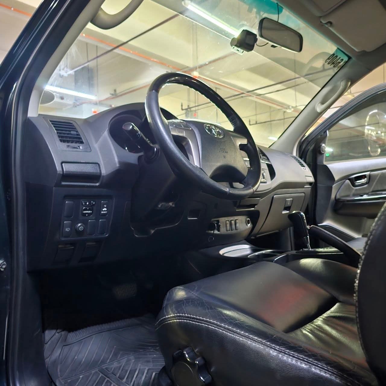 
								2015 Toyota Fortuner 2.5L 4X2 V DSL AT full									