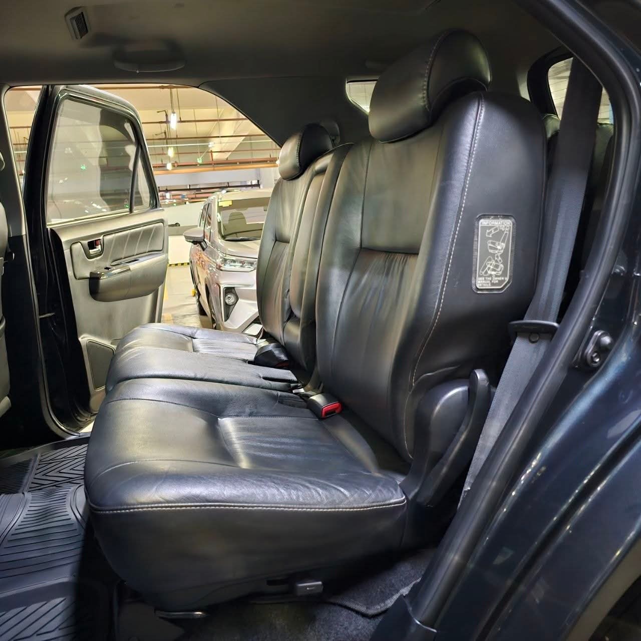 
								2015 Toyota Fortuner 2.5L 4X2 V DSL AT full									