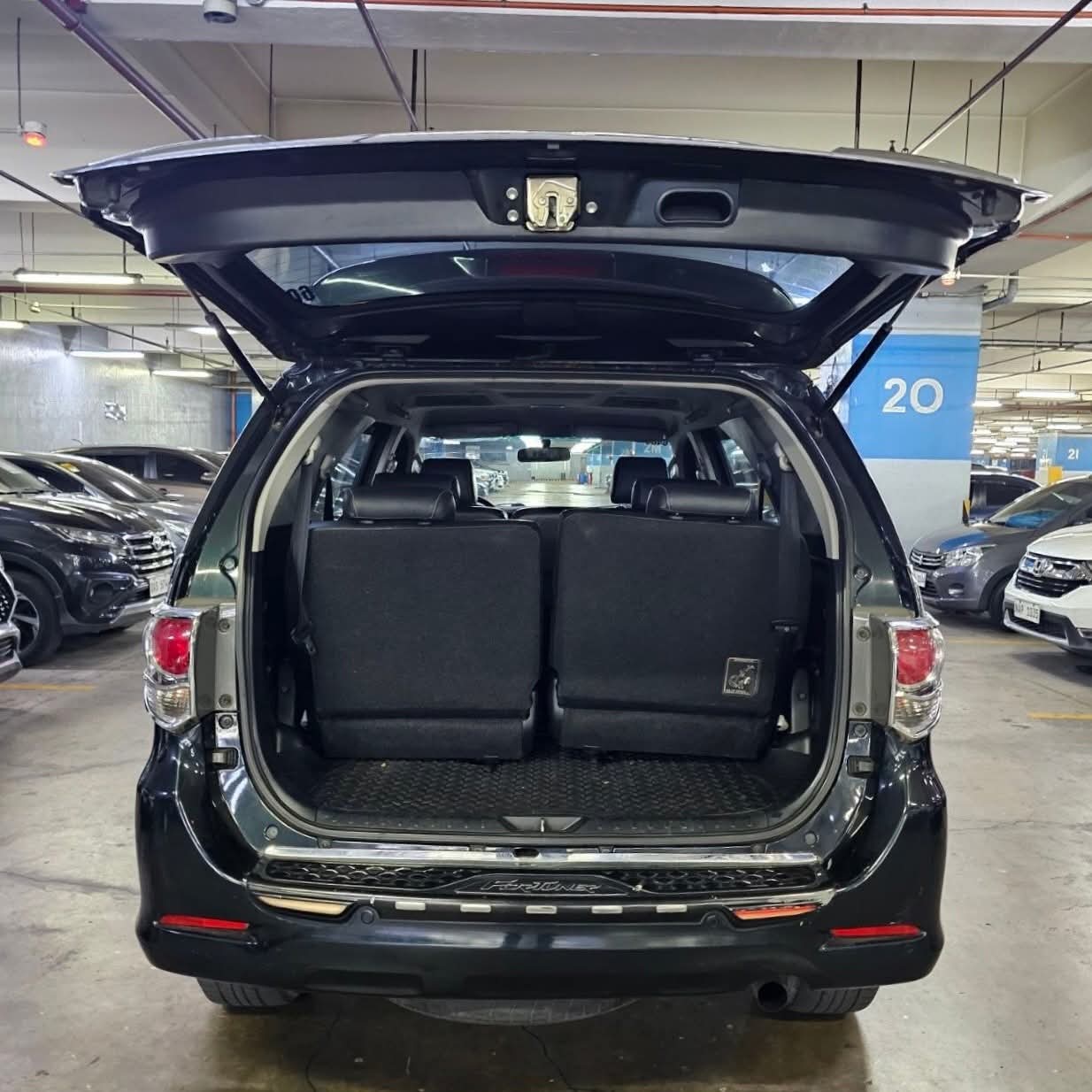 
								2015 Toyota Fortuner 2.5L 4X2 V DSL AT full									