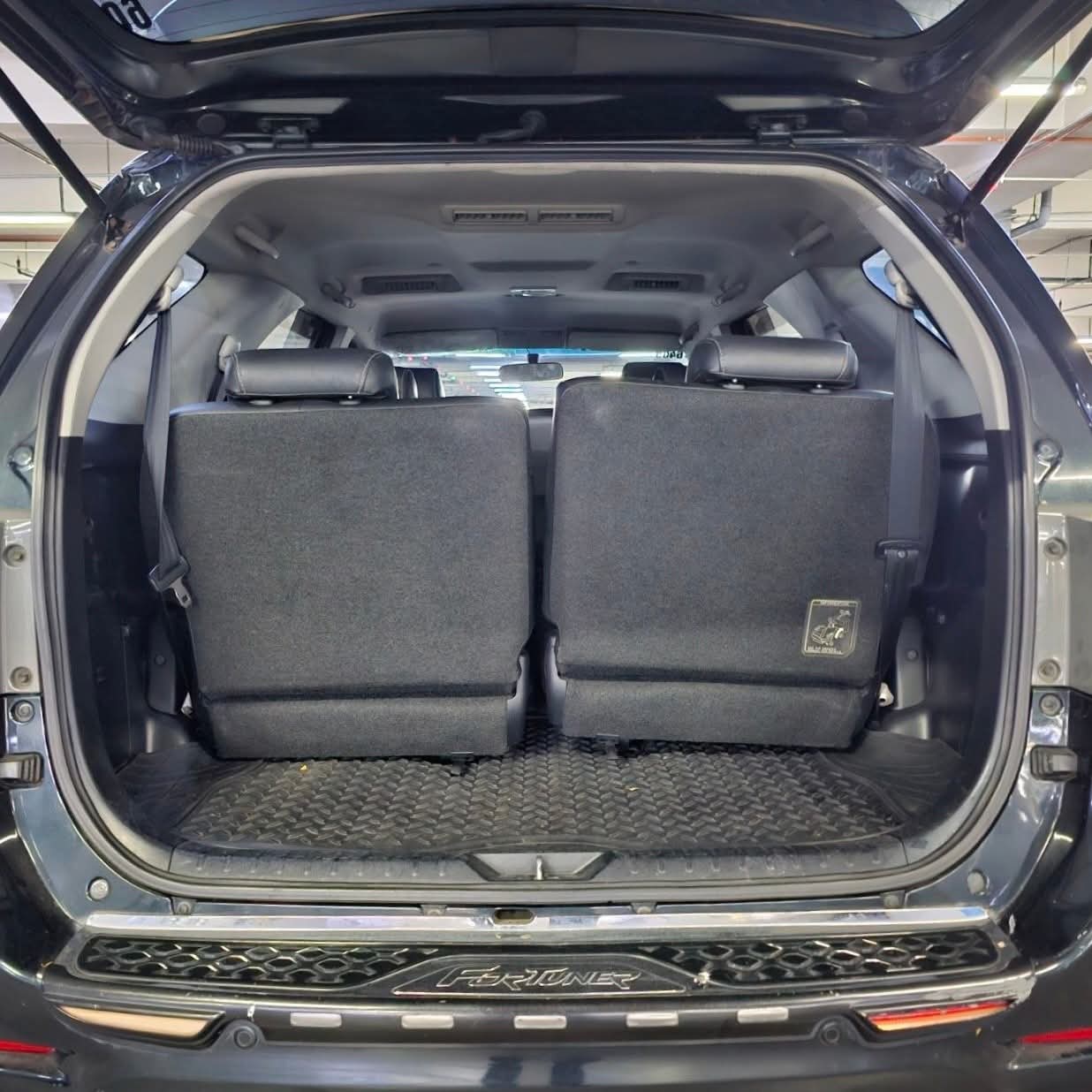 
								2015 Toyota Fortuner 2.5L 4X2 V DSL AT full									