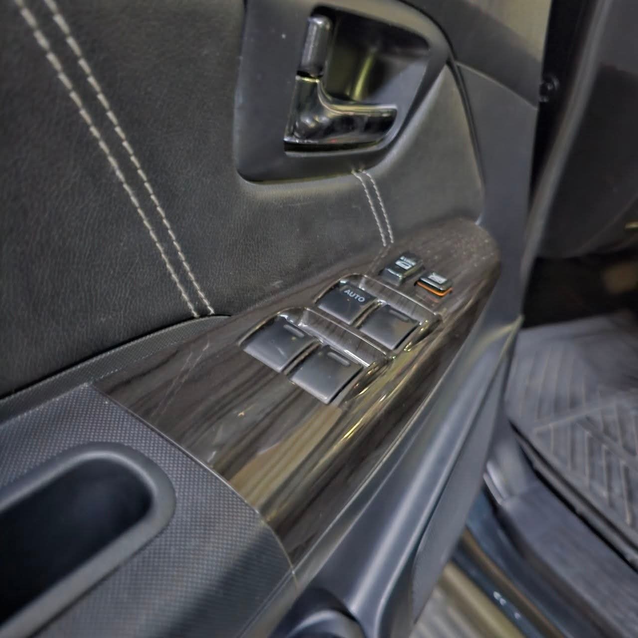 
								2015 Toyota Fortuner 2.5L 4X2 V DSL AT full									