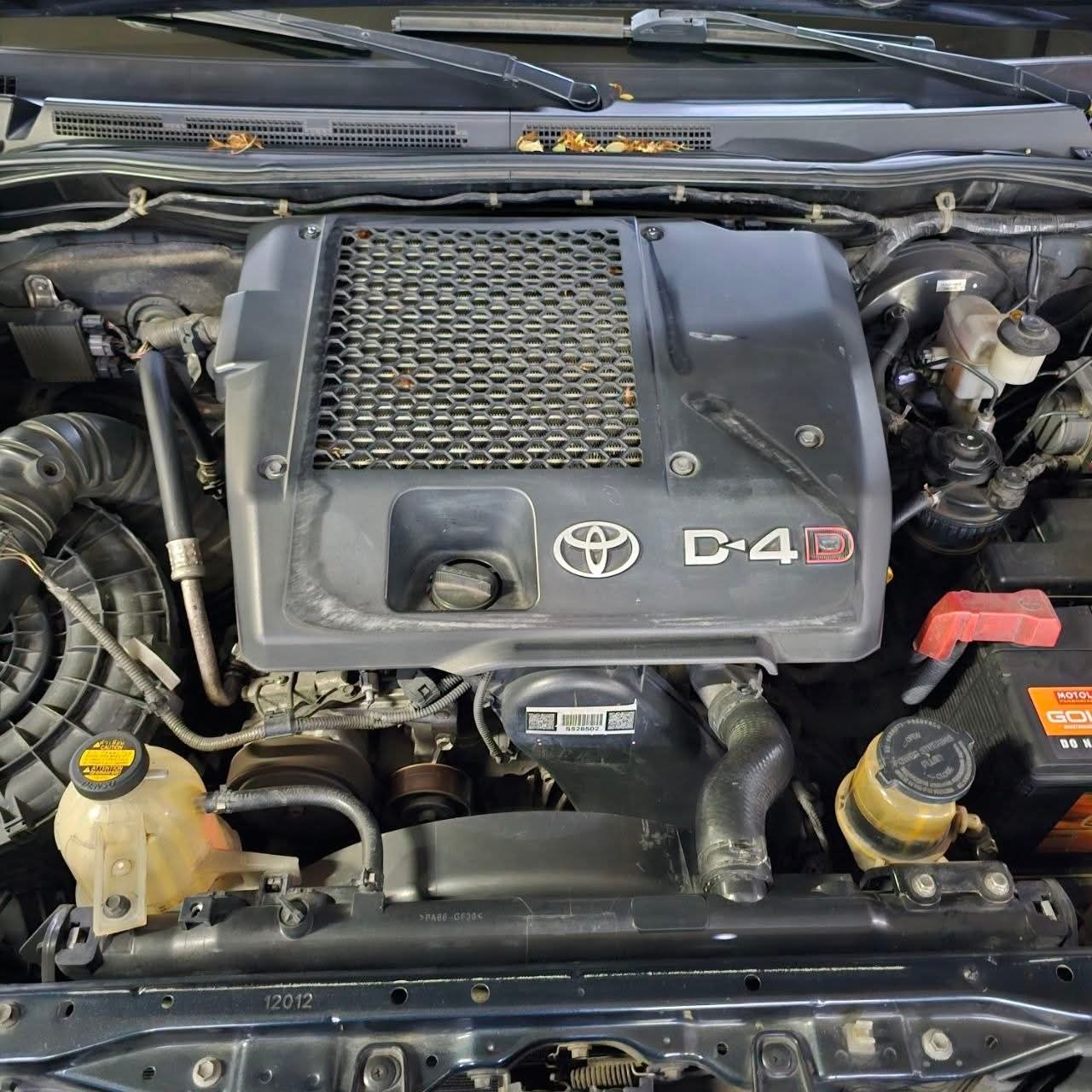 
								2015 Toyota Fortuner 2.5L 4X2 V DSL AT full									