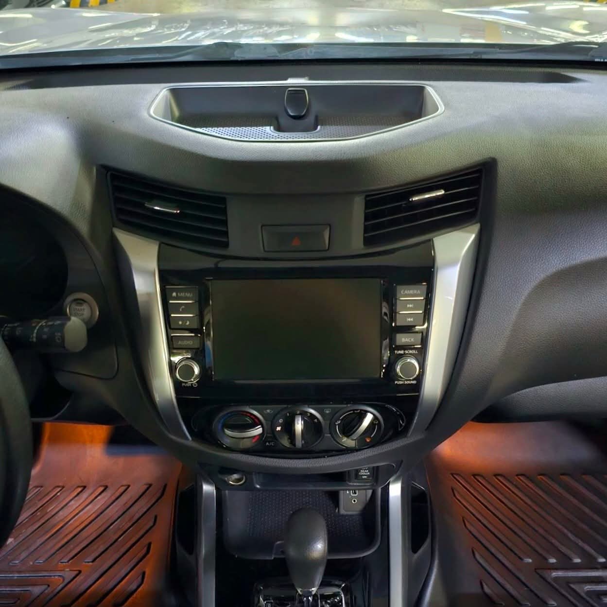
								2020 Nissan Terra VE 2.5L 4X2 DSL AT full									