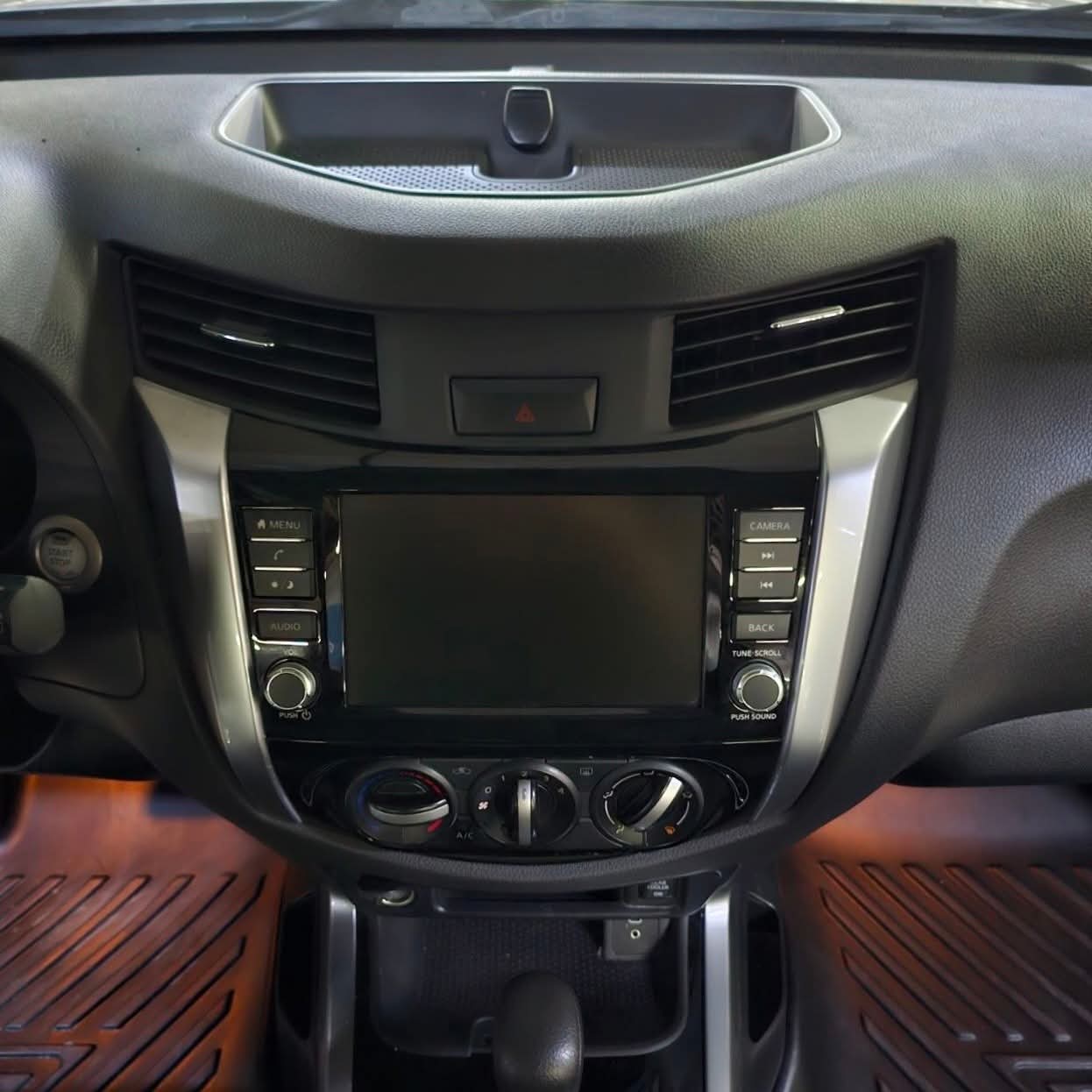 
								2020 Nissan Terra VE 2.5L 4X2 DSL AT full									