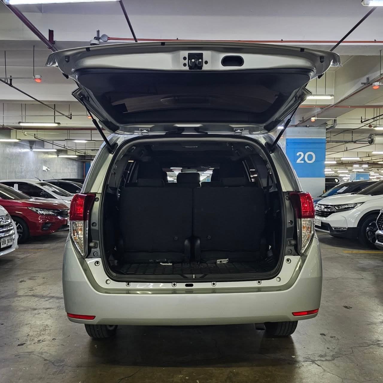 
								2025 Toyota Innova XE 2.8L DSL AT full									