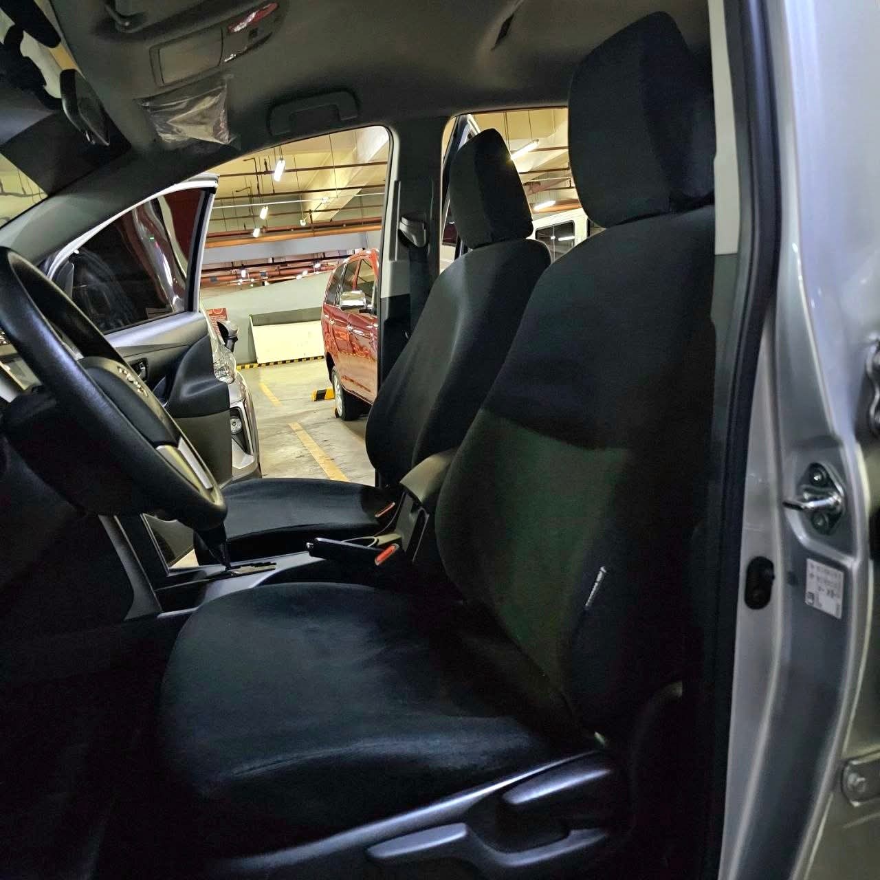 
								2025 Toyota Innova XE 2.8L DSL AT full									